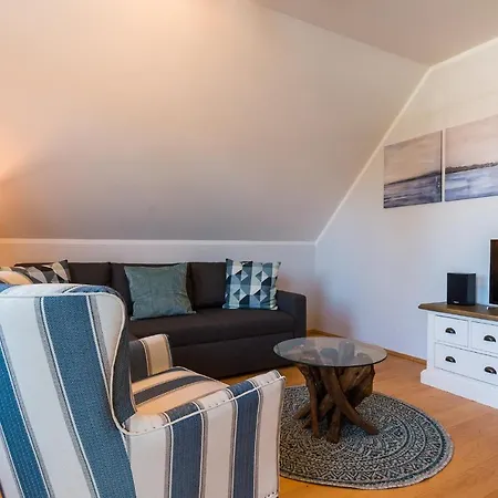 Apartament Maedesuess 01 *